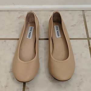 EUC Steve Madden Nude Ballet Flats, Size 7M